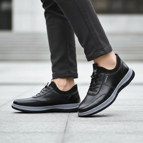 B. Moderiktiga ortopediska sneakers